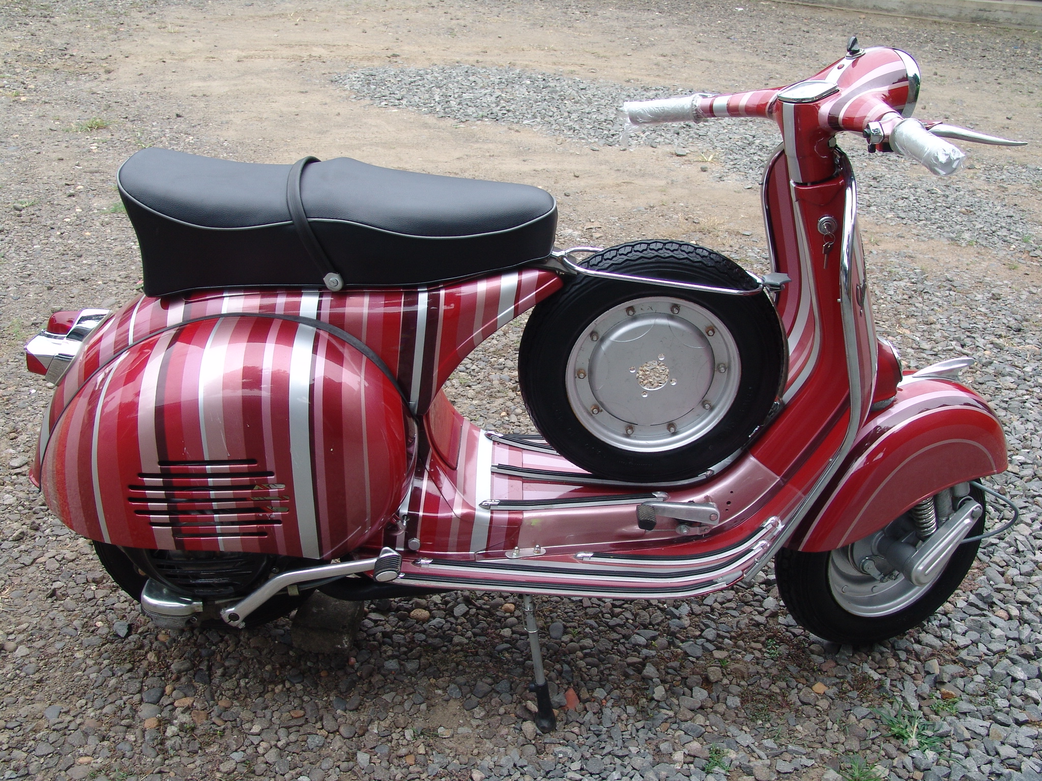 Vespa GS 150 Stripes – front detail